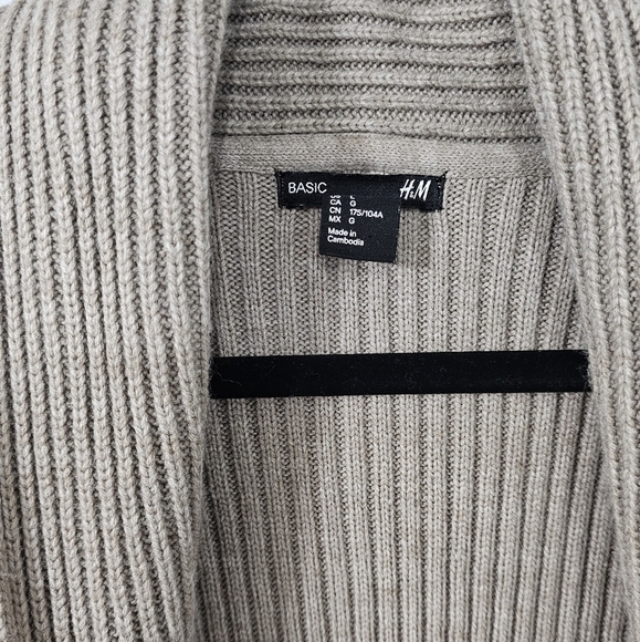 H&M Tan Cardigan with Shawl Collar and Relaxed Fit - Picture 2 of 3
